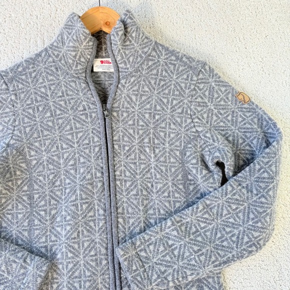 Fjallraven Frost Sweater Women's Size S Gray Geometric Full Zip Knit Jacket